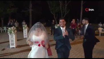 18 yıl sonra gelen sürpriz evlilik teklifi