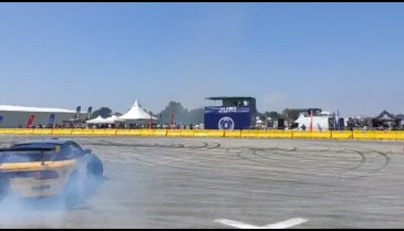 Bursa'da drift heyecanı! Sürücüler lastik yaktı Bursalılar ilgi ile takip etti