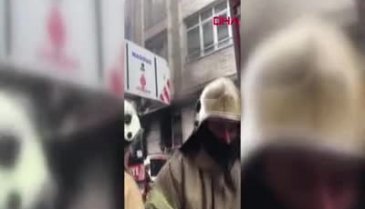 İstanbul'da eşi ve çocukları içerideyken evi ateşe verdi!