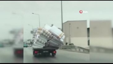 Bursa'da trafikte tehlikeli taşımacılık!