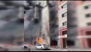 İstanbul'da kültür merkezinde yangın