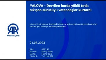 Bursa'ya gelen hurda yüklü tır devrildi! Sürücü TIR'da sıkıştı