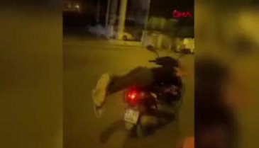 Muğla'da motosikletli sürücünün trafikte tehlikeli yolculuğu