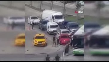 Bursa'da otobüs ile otomobil şoförü arasında yol tartışmasında yumruklar konuştu!