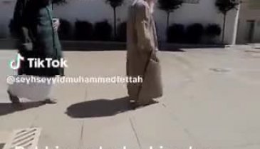 Şeyhin bastığı yerlere basmak için yarıştılar