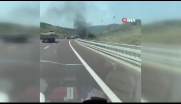 Bursa'da otobanda alev alan araç paniğe neden oldu!