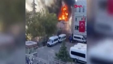 İstanbul'da geri dönüşüm tesisinde yangın!