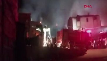 Erzurum'da bir evde çıkan yangın bitişiğindeki evlere sıçradı!