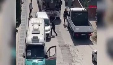 İzmir'de yol verme kavgasında bıçaklı saldırı