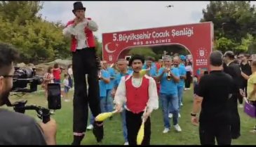 Bursa Büyükşehir Belediyesi'nden çocuk şenliği