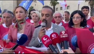 Eğitim-İş Bursa, Yeliz Toy için Bursa Adliyesi önünde toplandı&nbsp;