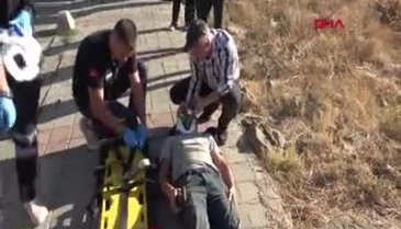 Edirne'de otomobil önce minibüse, daha sonra yayalara çarptı!