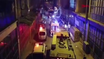 Bursa'da 3 katlı mobilya atölyesinin 2'nci katında yangın çıktı!