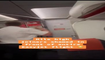 Uçak tuvaletinde cinsel ilişkiye giren yolcular kapının açılmasıyla ifşa edildi!