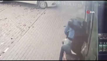 Bursa'da nalburun önünden tel çalan şüpheliler kameraya yakalandı