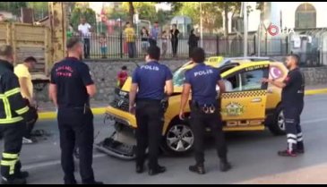 Kocaeli'de ticari taksi kamyona arkadan çarptı