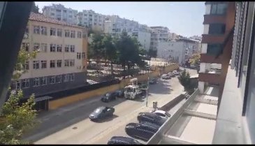 Bursa'da yanlış parkların sonu gelmiyor: Şimdi de otobüs durağı
