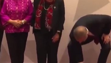 Hakan Fidan Türk bayrağını böyle kaldırdı