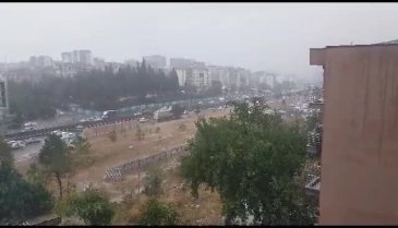 Bursa'da yağış bir anda etkisini gösterdi
