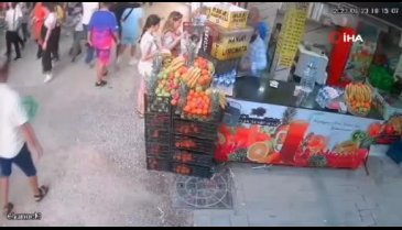 Arı sokması sonrası baygınlık geçirdi, o anlar kameralara yansıdı