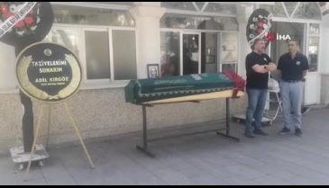 İzmir'de öldürülen öğretim görevlisi toprağa verildi