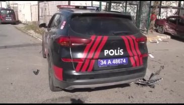 İstanbul'da polis aracı şüpheliyi takip ederken kaza yaptı: 2 yaralı
