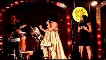 Ayla Balyemez Bursa'da pop rüzgarı estirdi