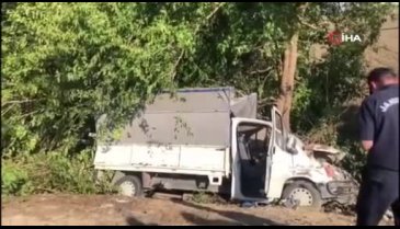 Kamyonetin Şarampole Girmesi Sonucu 3 Kişi Hayatını Kaybetti"