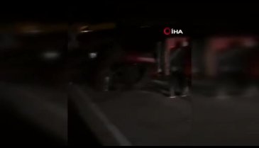 Balıkesir'de biber yüklü traktör devrildi