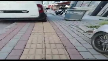 Bursa'da kaldırımlar yaya yolu olmaktan çıktı