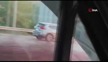 Bursa'da trafikte tehlikeli anlar! Otoyolda ters şeritten son sürat ilerledi