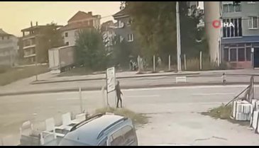 Bursa'da otomobil 2 yaşındaki çocuğa çarptı
