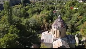 Erzurum'da Taş Camii, zamana meydan okuyor