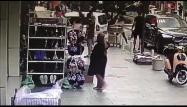 İstanbul'da kocasını sokak ortasında göğsünden bıçakladı
