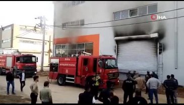 Bursa'da mobilya fabrikasında yangın!