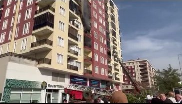 Bursa Yıldırım'da apartmanın 4. katında yangın!