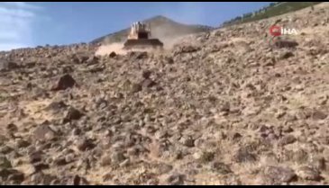 Nevşehir'de 'Türk Bayrağı' yapım çalışmalarında tesadüfen yer altı şehri bulundu