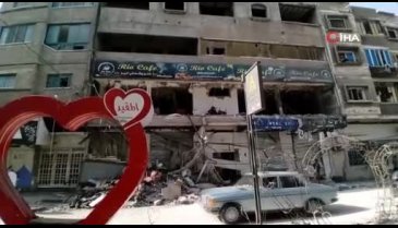İsrail, Gazze'de kafeyi vurdu! 11 kişiye mezar olan binadaki yıkım kamerada