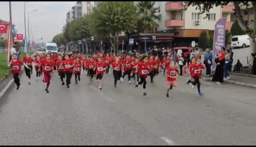 Nilüfer Belediyesi'nden Cumhuriyet'in 100. yılında Cumhuriyet koşusu!&nbsp;