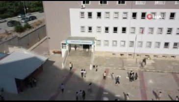 Elazığ'da öğretmen ve öğrenciler '100. yıl' koreografisi yaptı