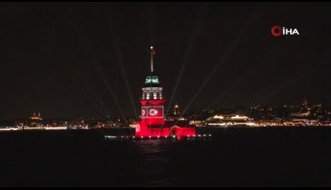 İstanbul'da Kız Kulesi, Türk Bayrağı ile ışıklandırıldı