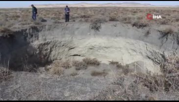 Konya'da 7 metre derinliğinde yeni bir obruk oluştu