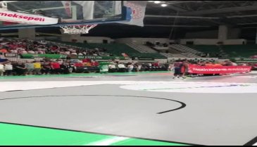Potanın Timsahları'ndan anlamlı pankart