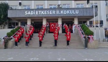 Bursa'da Sadi Etkeser İlkokulu'nda 100. yıl kutlamaları