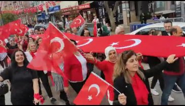 İYİ Parti Bursa'dan Cumhuriyet yürüyüşü