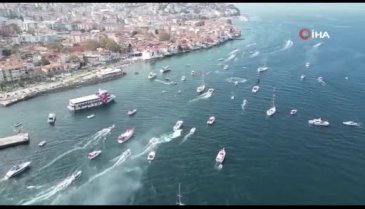 Bursa'da denizde onlarca vatandaş tekneleriyle coşkuya ortak oldu