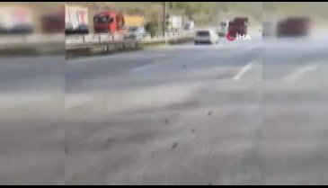 Samsun'da tır, seyir halindeyken alev alev yandı