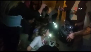 Bursa'da motosiklet traktör römorkuna çarptı! 2 yaralı