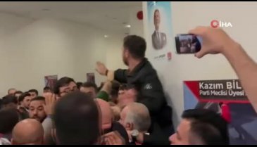CHP Kurultayında yaşanan gergin anlar kameraya yansıdı