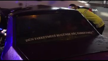 Otomobil Bursaray'ın bariyerine çarptı: 2 yaralı
